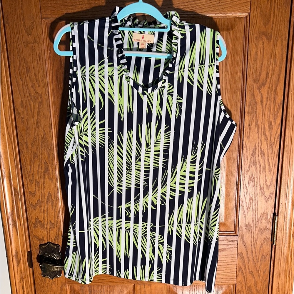 Tropical Leaf Print Sleeveless Top